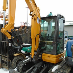 8000 lb excavator